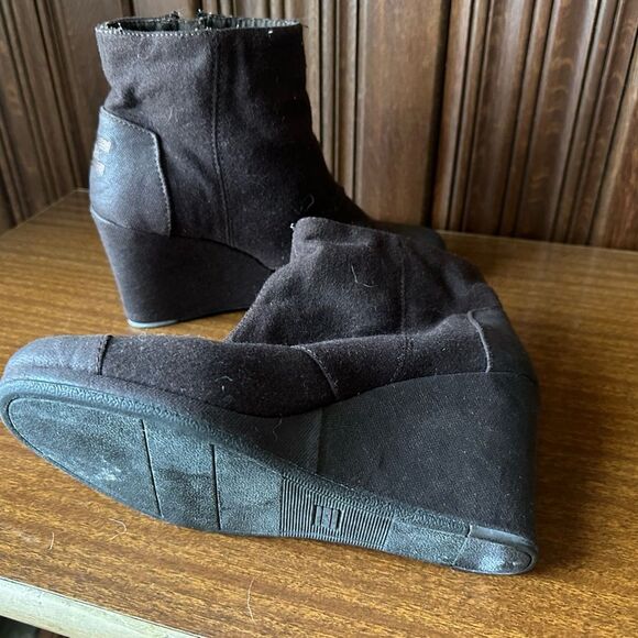 Toms Black Wedge Ankle Boots - Picture 4 of 6